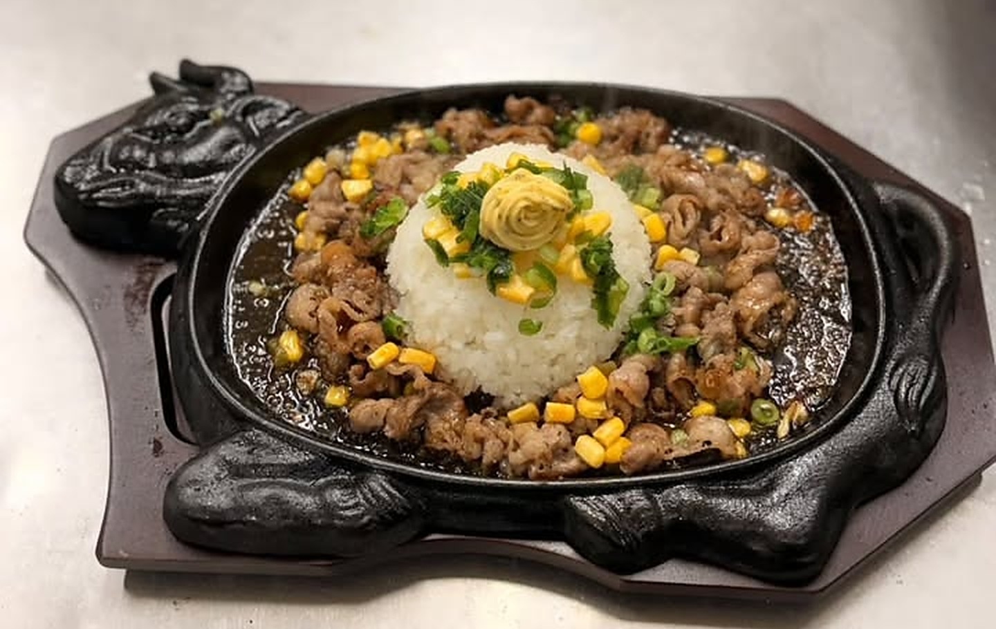 鉄板ビーフライスの提供写真
